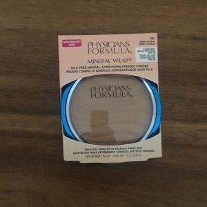 Physicians Formula Mineral Wear Pressed powder